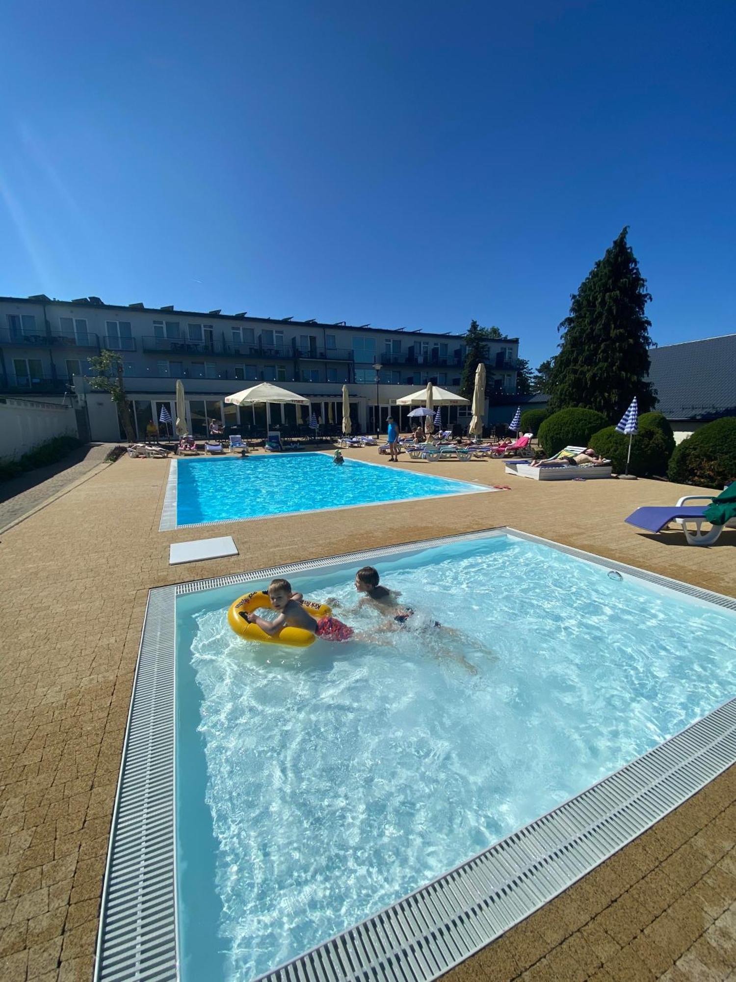 Albatros Spa & Ski ยารอสวาเวียซ ภายนอก รูปภาพ