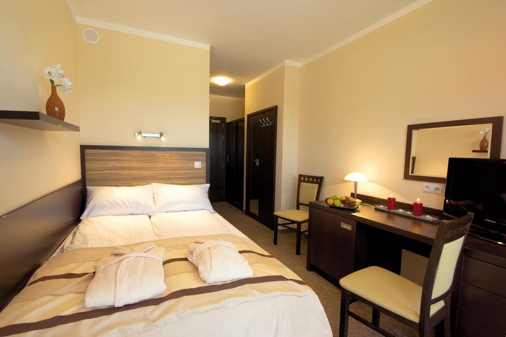 Albatros Spa & Ski ยารอสวาเวียซ ภายนอก รูปภาพ
